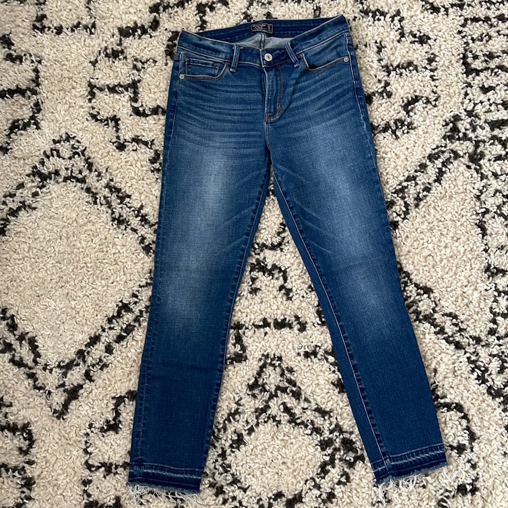 Abercrombie & Fitch - Mid Rise Super Skinny Jeans